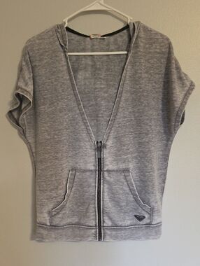 Roxy Gray Zip Up Short Sleeve Hoodie V-Neck